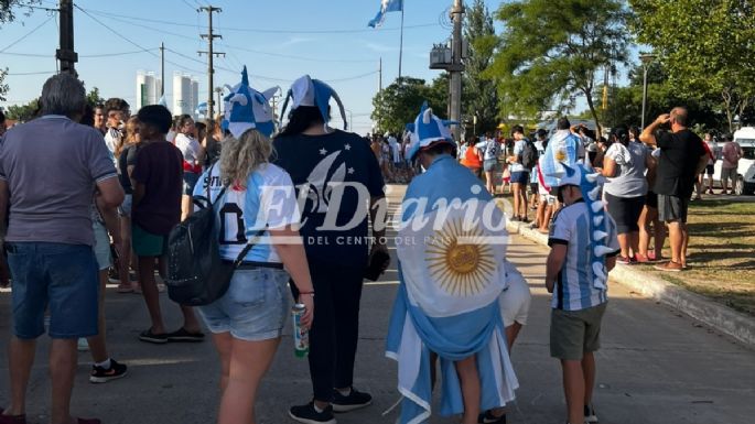 FOTOS Y VIDEOS - Un pueblo desbordado de alegría por Julián Álvarez