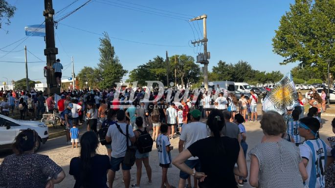 FOTOS Y VIDEOS - Un pueblo desbordado de alegría por Julián Álvarez