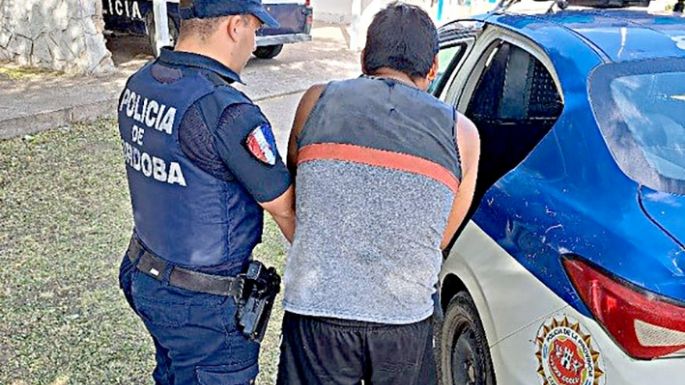 Detenido por no acatar la orden de restricción