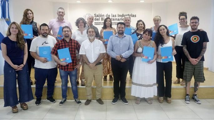 Entregaron sus cheques a los 15 ganadores