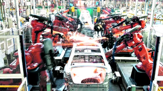 La industria automotriz aumenta turnos de trabajo para abastecer la demanda
