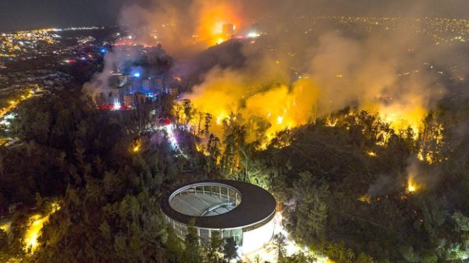 Incendio: dos muertos y 500 viviendas afectadas