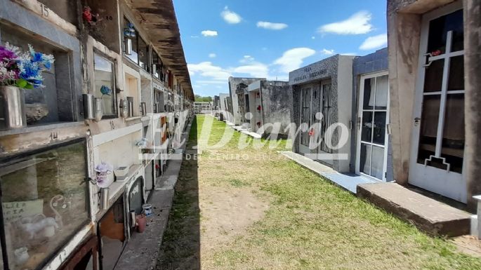 Robaron más de 160 placas de bronce en el cementerio de Villa Nueva