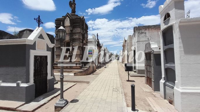 Robaron más de 160 placas de bronce en el cementerio de Villa Nueva