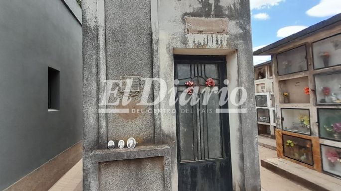 Robaron más de 160 placas de bronce en el cementerio de Villa Nueva