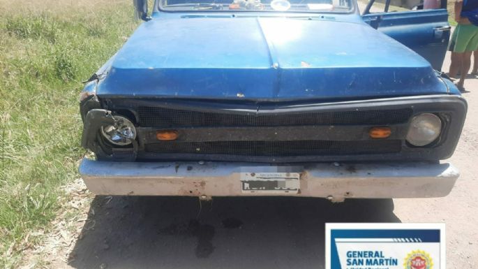 Un joven murió tras chocar contra una camioneta