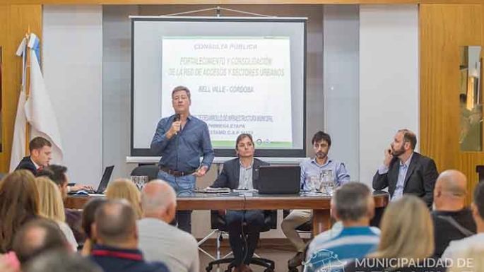 El público llevó sus dudas al salón