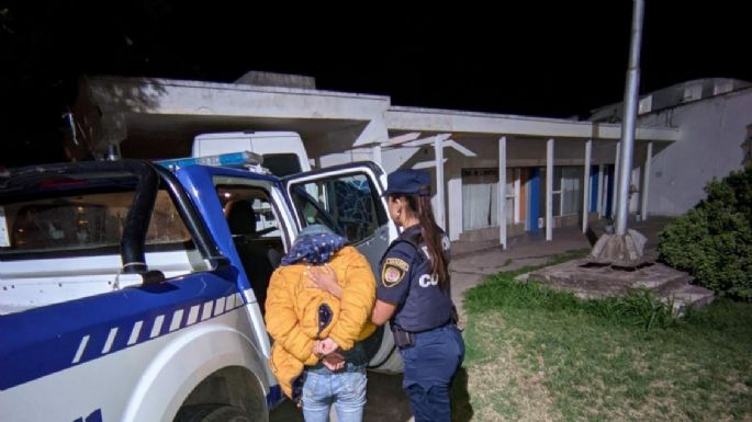 Robaron una moto y los atraparon