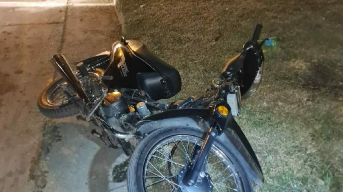Robaron una moto y los atraparon