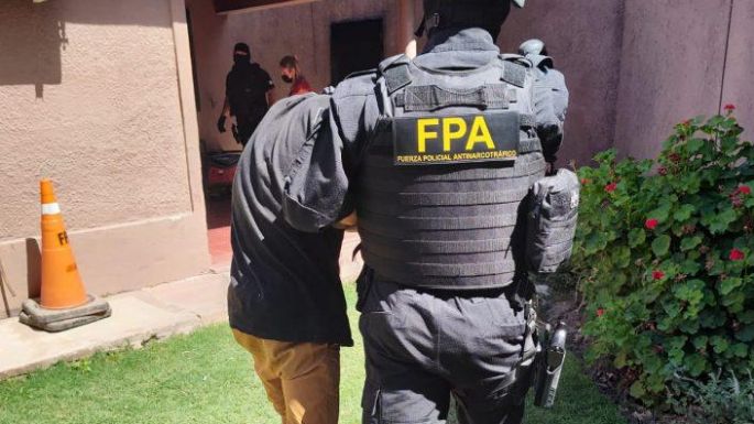 Tres detenidos por vender drogas y amenazar a sus vecinos