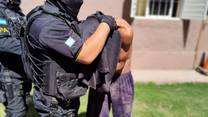 Tres detenidos por vender drogas y amenazar a sus vecinos
