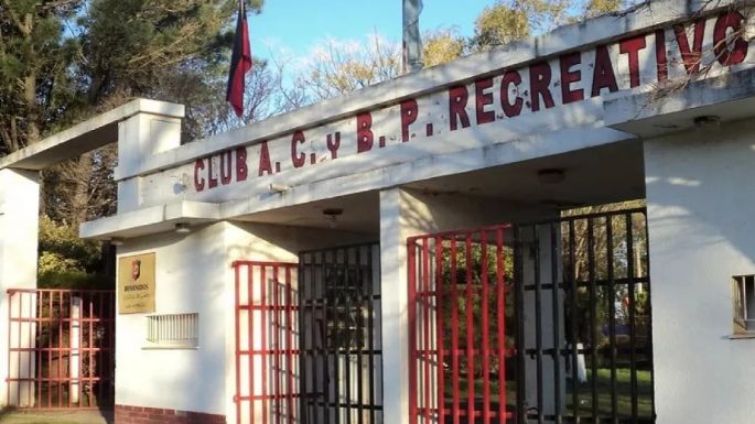 Un niño de 4 años falleció en la pileta de un club