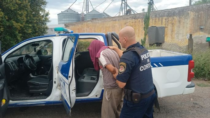 Agredió físicamente a su pareja, la abandonó en la ruta y quedó detenido