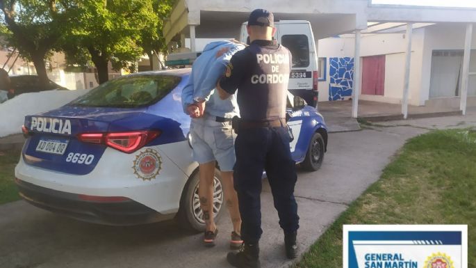 Un joven de 21 años fue detenido por circular en un auto con un arma de fuego ilegal