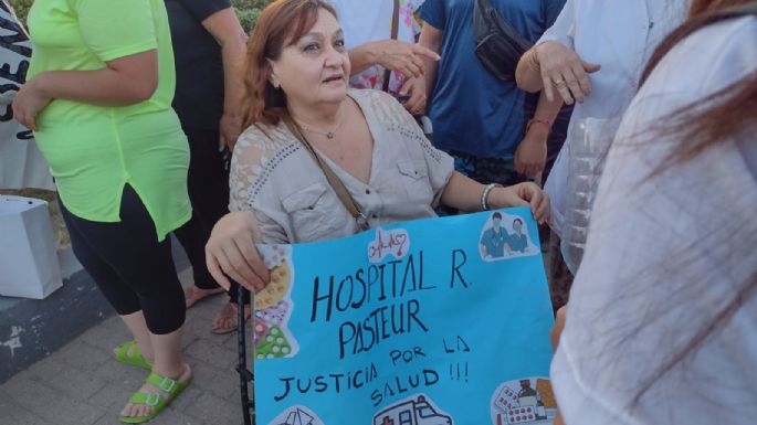 Comenzó la marcha con antorchas de trabajadores de la salud
