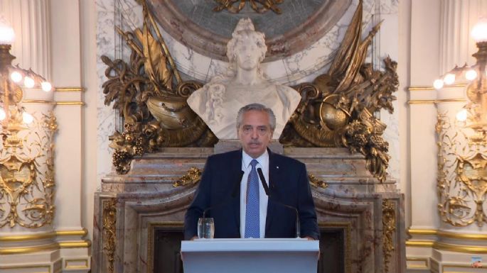 El Presidente pidió que se "investigue penalmente" el escándalo de los chats