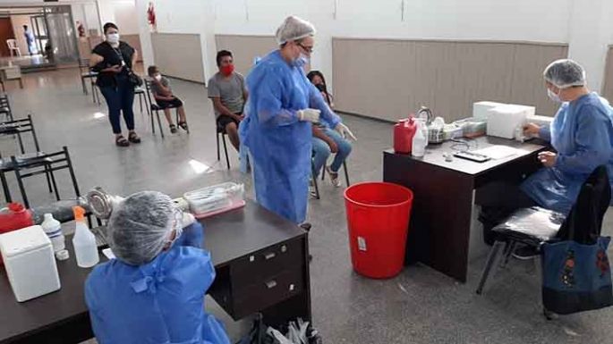 Comenzó la vacunación en el salón de Unión Eléctrica