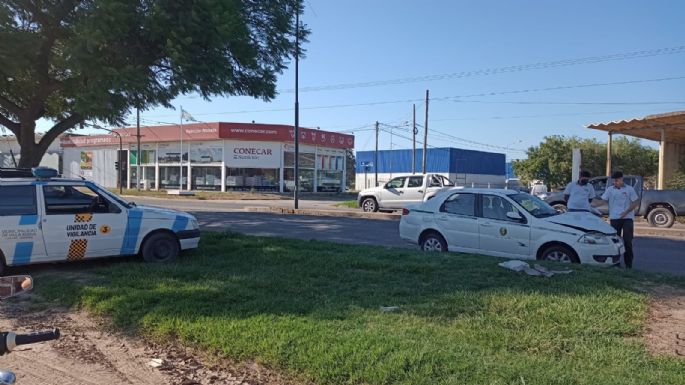 Encontraron estacionado un taxi chocado y destrozado