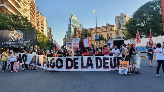 Denuncian ataques a marcha contra el acuerdo con el FMI