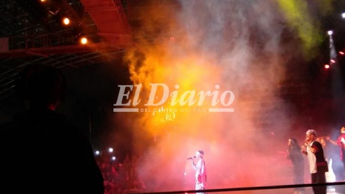 Nicki Nicole en el escenario