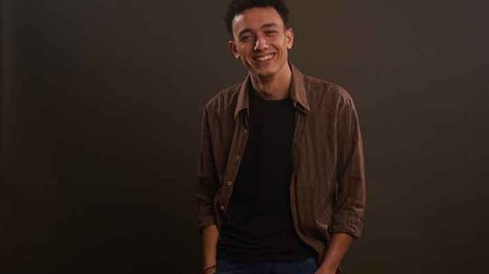 Santi Fiuri estrena su videoclip con Los Tekis
