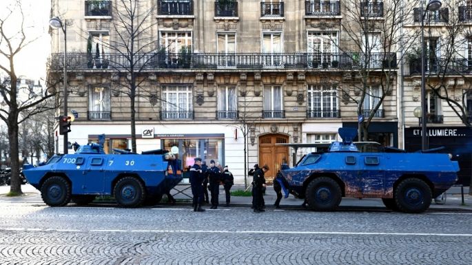 París se mantiene bajo fuerte vigilancia por protesta de antivacunas