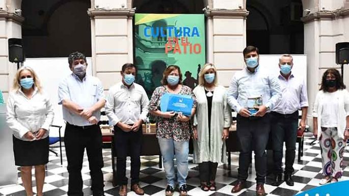 Más aportes para la Biblioteca