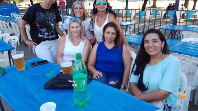 Fiesta adentro y afuera