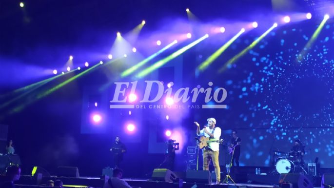 Darío Lazarte abrió la última noche del Festival Internacional de Peñas