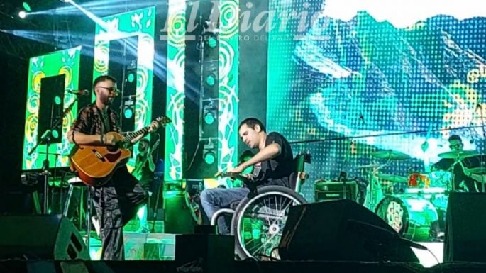 Los Caligaris invitaron al escenario al músico local Martín Galdeano