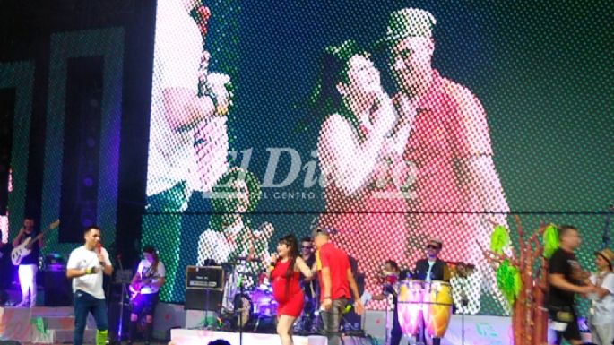 El Moneda le pidió casamiento a Kami en el show de Los Caligaris