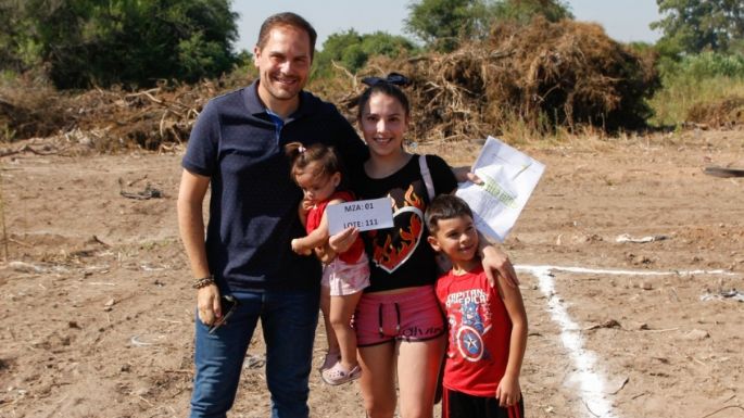 Hicieron efectiva la entrega de 29 terrenos a familias de Las Playas
