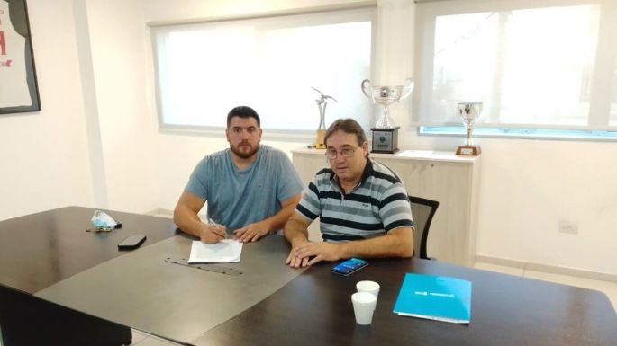 Entregan elementos para operativos de seguridad a clubes deportivos