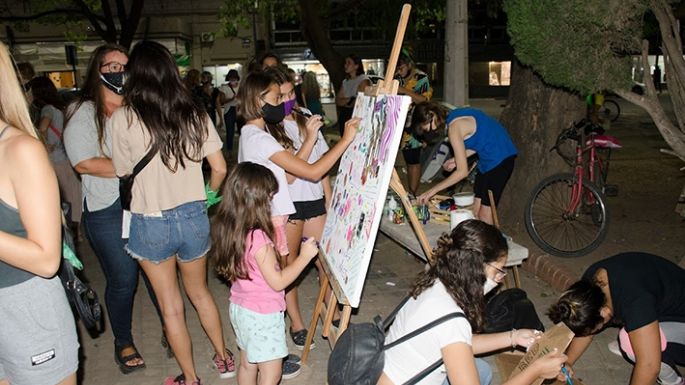 8M: convocan a artistas