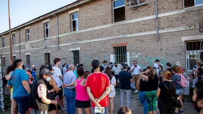 Más de 90 personas en la Travesía Ferroviaria