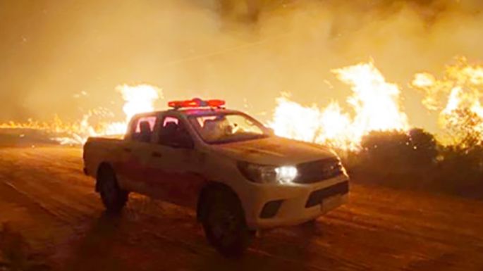 Sigue el “acampe” de los bomberos en Corrientes