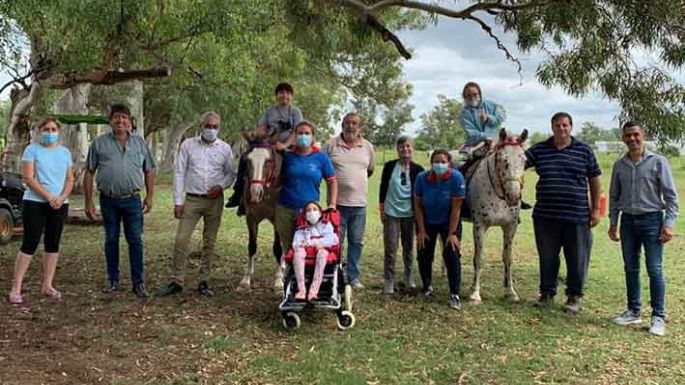 Firmaron convenio para el acceso a  tratamientos de equinoterapia