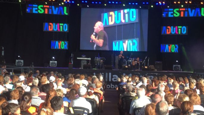 Palito Ortega alegró corazones en el Festival del Adulto Mayor