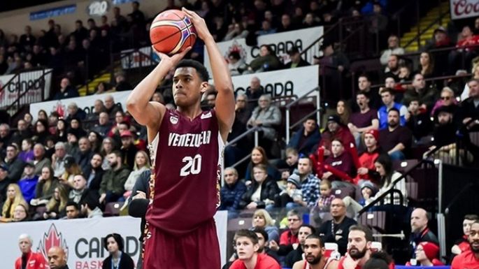 Ameghino suma un venezolano