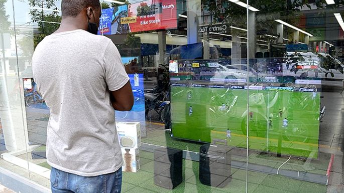 Alentó a Senegal desde la vidriera