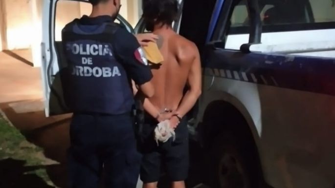 Amenazó de muerte a su madre y dañó su casa con un cuchillo