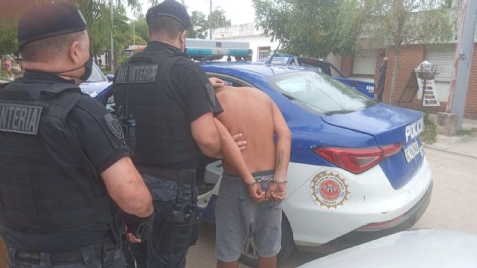 Violó la orden de acercamiento que mantiene con su ex y fue detenido