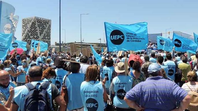 Paritarias: el Gobierno convocó este lunes a la UEPC