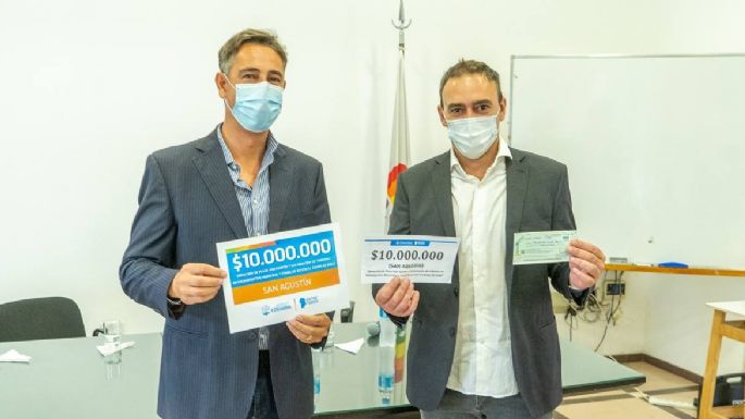 La Provincia entregó fondos para obras de infraestructura en el Departamento Calamuchita