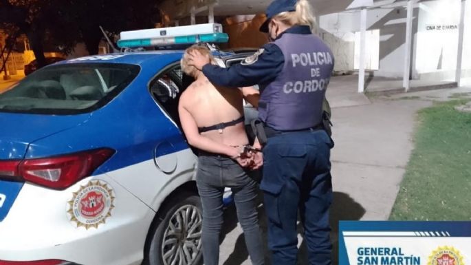 Una mujer fue detenida por insultar a policías