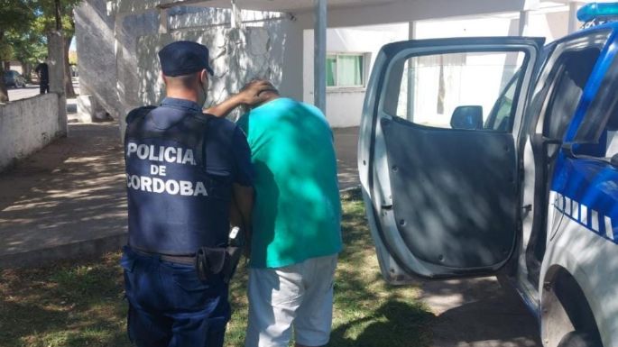 Agredió físicamente a su pareja y fue detenido