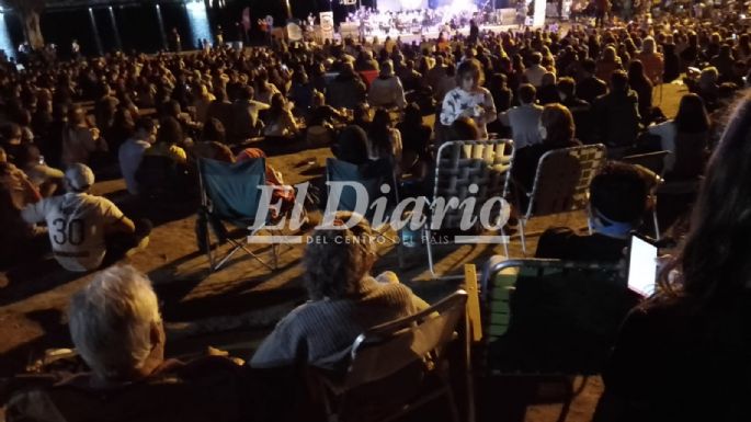 Así se vive la noche del domingo en Las Peñas
