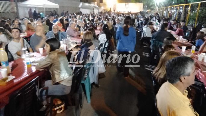 Así se vive la noche del domingo en Las Peñas
