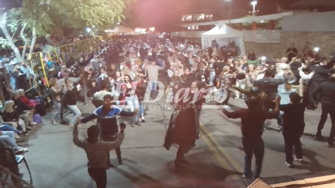 Así se vive la noche del domingo en Las Peñas