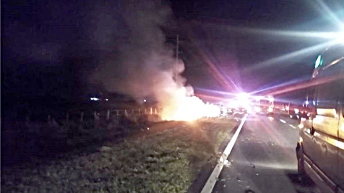 Murieron al chocar y prenderse fuego el auto en el que viajaban